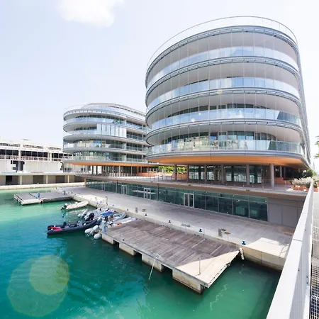 Apartman Waterfront Lux •1br • A/c • Gym• Parking • By Tilo Genova